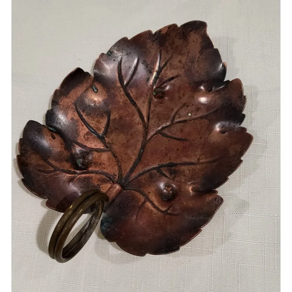 Cute‎ Metal Leaf Tray / Decoration